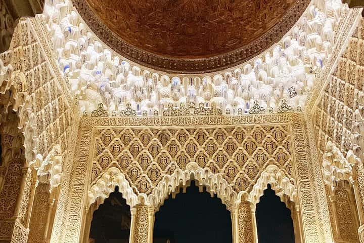 Tour Nocturno Privado de la Alhambra de Granada incluye Tickets en Granada - Foto 9