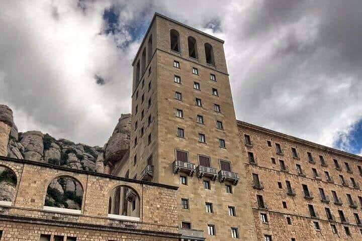 Excursión privada al Monasterio de Montserrat con recogida en el hotel en Barcelona - Foto 8