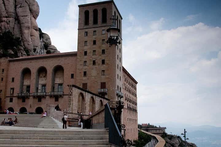 Excursión privada al Monasterio de Montserrat con recogida en el hotel en Barcelona - Foto 9
