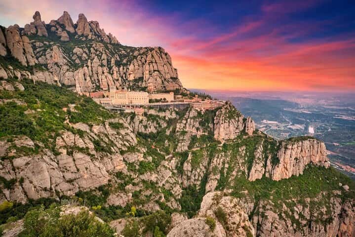 Excursión privada al Monasterio de Montserrat con recogida en el hotel en Barcelona - Foto 2
