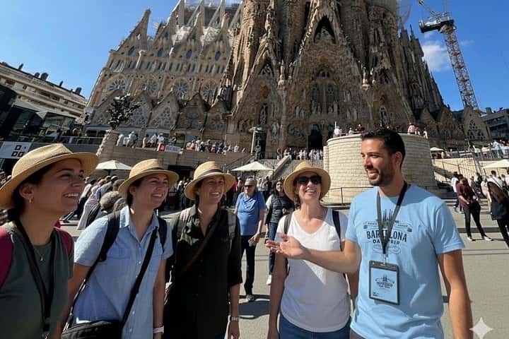 Tour privado a la Sagrada Familia con guía oficial en Barcelona - Foto 3