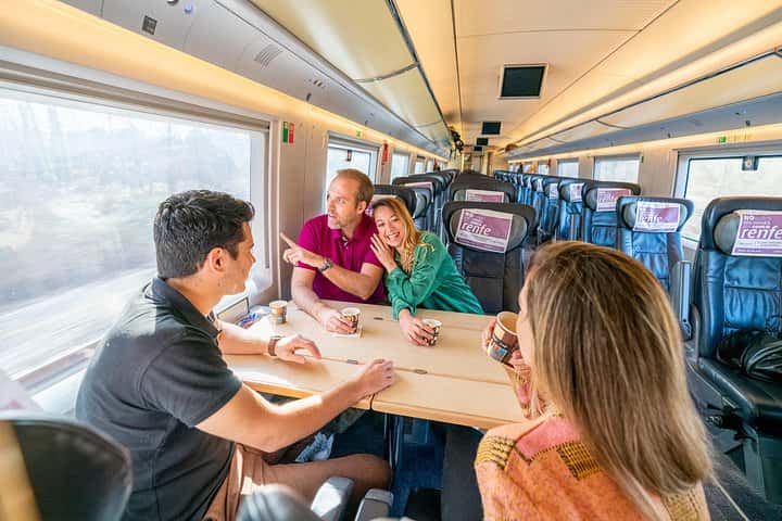 Córdoba con Mezquita-Catedral en Tren de Alta Velocidad desde Sevilla en Sevilla - Foto 4