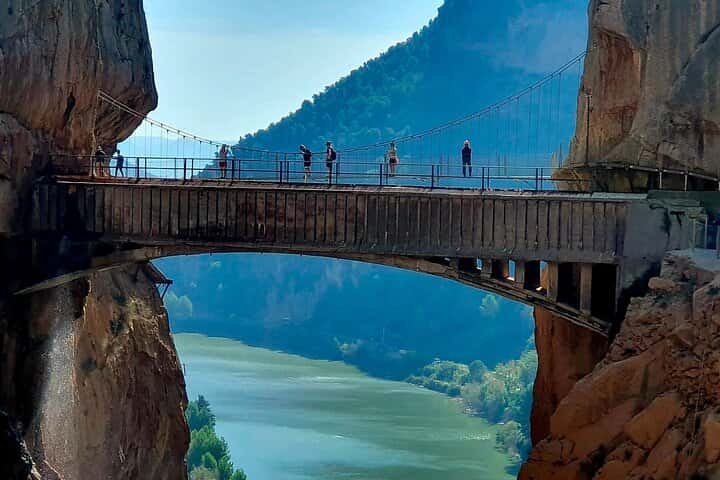 Visita Guiada con Transporte desde Málaga al Caminito del Rey en Málaga - Foto 2