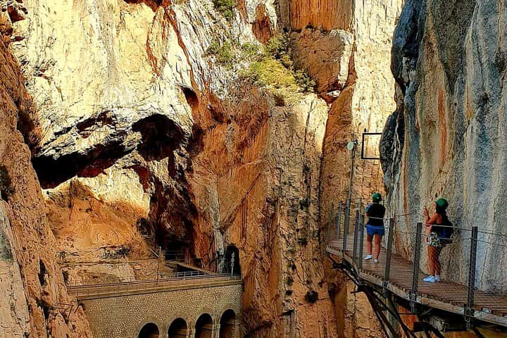 Visita Guiada con Transporte desde Málaga al Caminito del Rey en Málaga - Foto 3