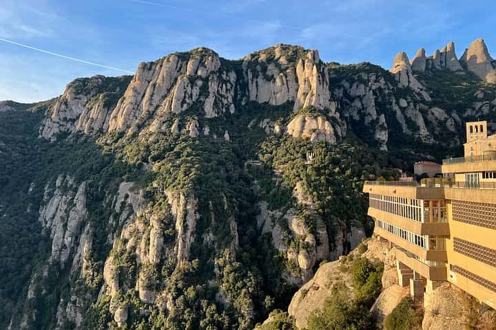 Excursión privada al Monasterio de Montserrat con recogida en el hotel en Barcelona - Foto 10