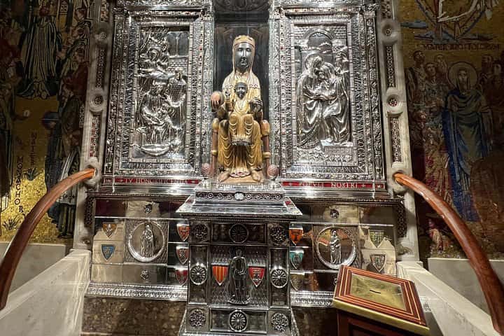 Excursión privada al Monasterio de Montserrat con recogida en el hotel en Barcelona - Foto 26