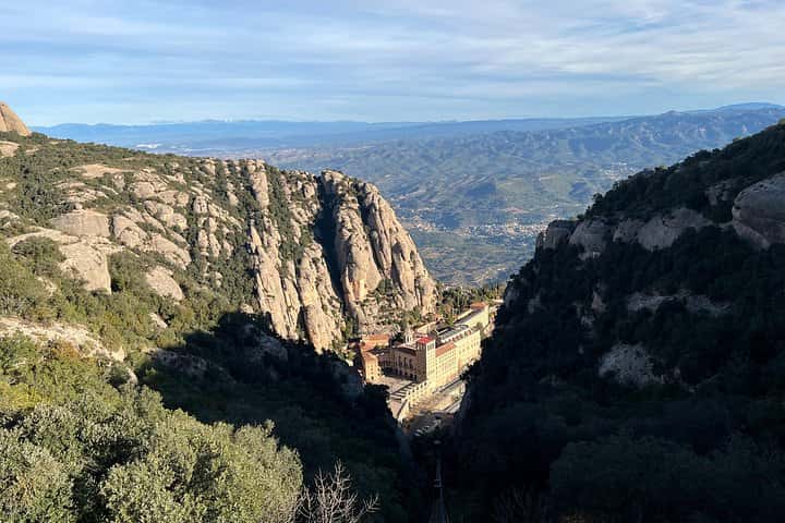 Excursión privada al Monasterio de Montserrat con recogida en el hotel en Barcelona - Foto 33