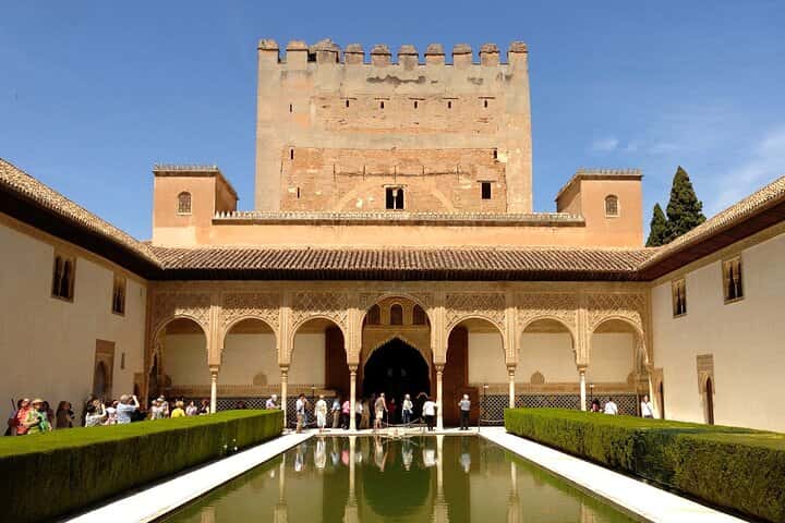 Alhambra de día completo desde Sevilla : Experiencia en grupos pequeños & SkipLine en Sevilla - Foto 2