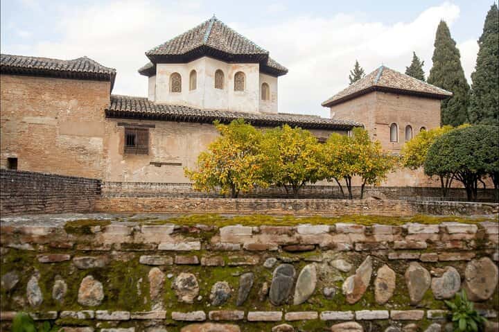 Visita guiada privada a la Alhambra con entradas propias en Granada - Foto 2