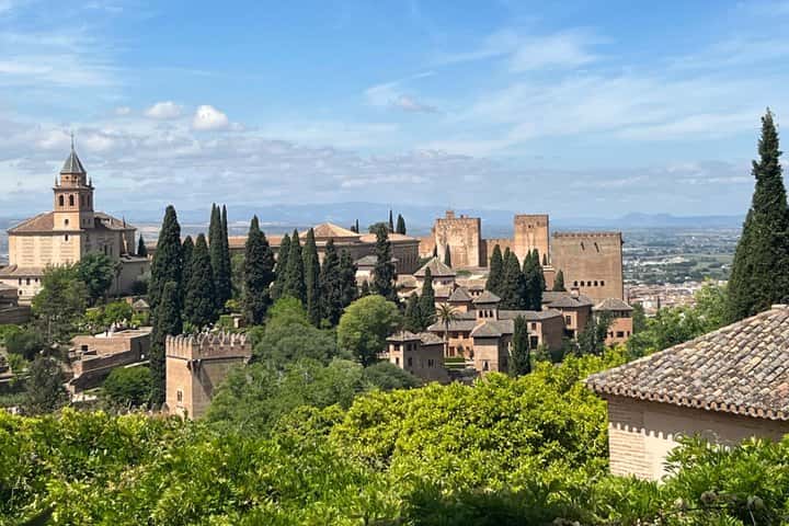 Visita Guiada Privada a La Alhambra sin Colas en Granada - Imagen principal