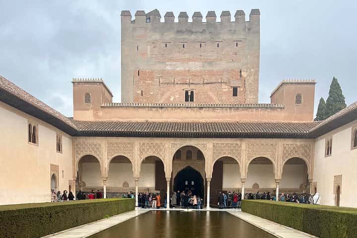 Visita Guiada Privada a La Alhambra sin Colas en Granada - Foto 2