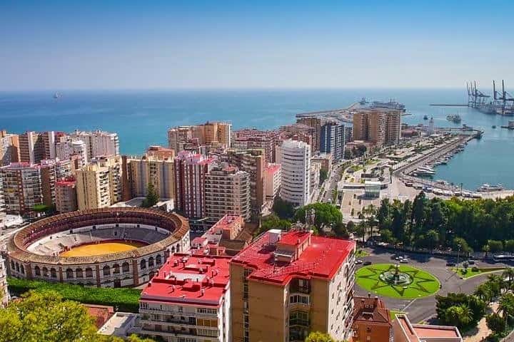 Traslado al aeropuerto: Aeropuerto de Málaga AGP a Málaga en coche de lujo en Málaga - Foto 4