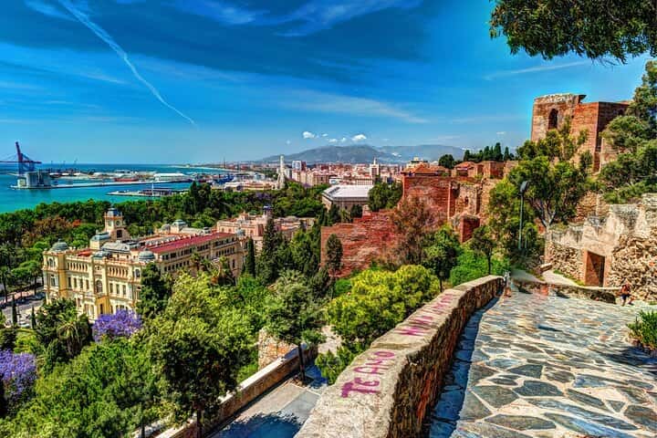 Traslado al aeropuerto: Aeropuerto de Málaga AGP a Málaga en furgoneta de lujo en Málaga - Foto 4