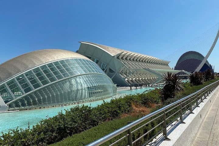 Bike tour by local points of interest with history en Valencia - Photo 5