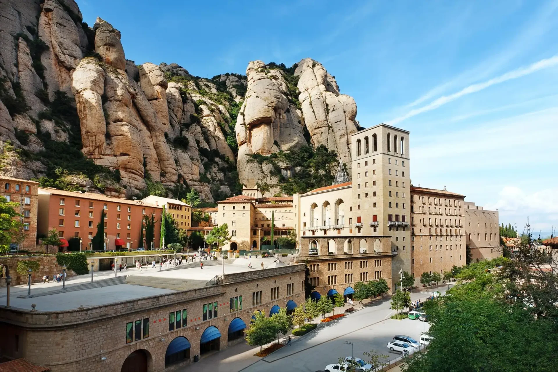 Vistas desde el monasterio de Montserrat en la excursión desde Barcelona