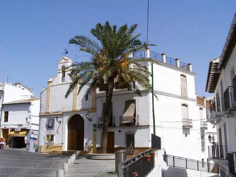 Tapas andaluzas en los pueblos blancos de Málaga: gastronomía serrana auténtica