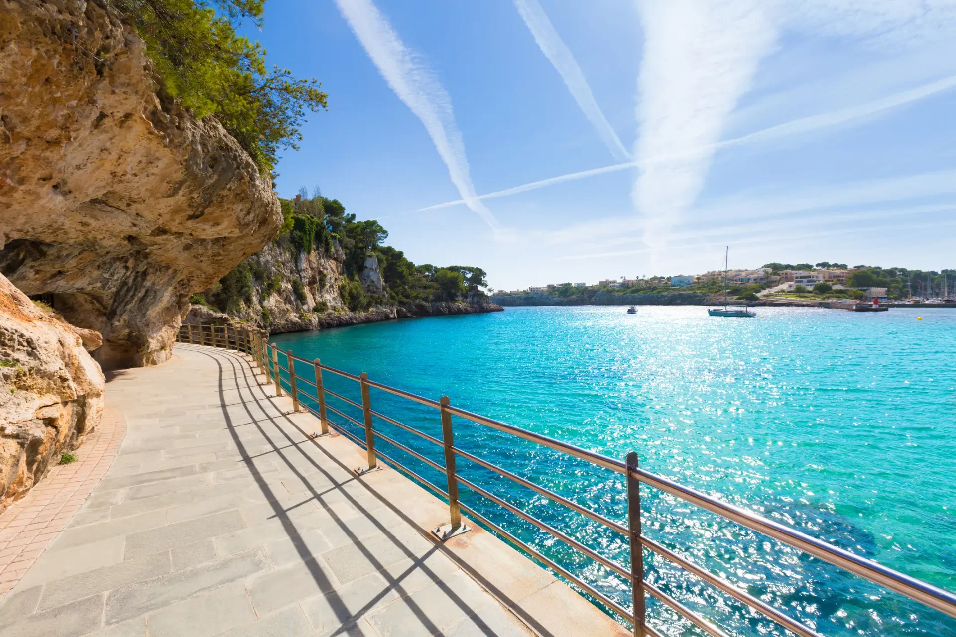 Cuevas dels Hams de Porto Cristo en Mallorca: estalactitas y lago subterráneo