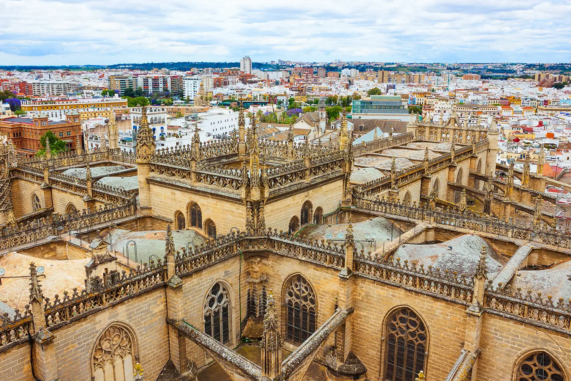 Catedral de Sevilla y la Giralda: el conjunto monumental más impresionante de España